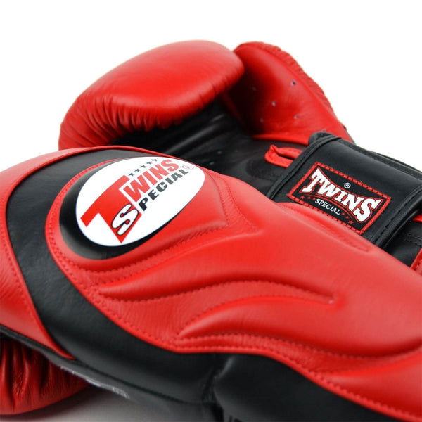 Twins BGVL6 Deluxe Sparring Gloves Red/Black